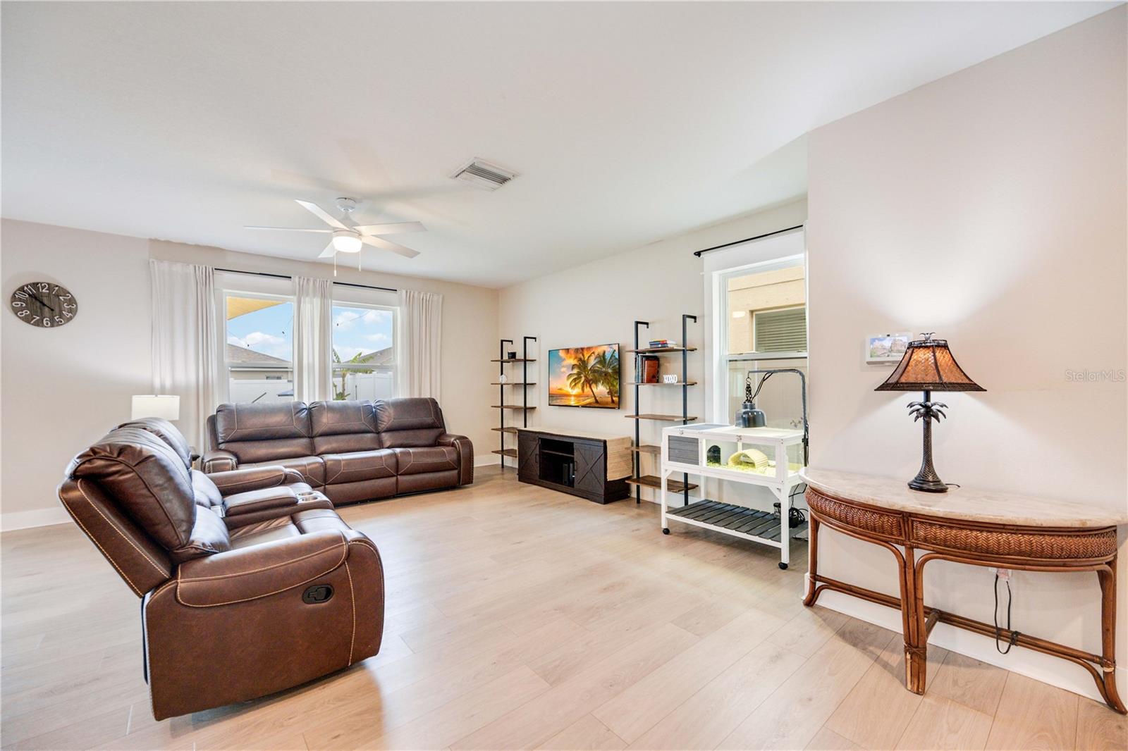 10210 MANGROVE WELL RD, SUN CITY CENTER, FL, 33573