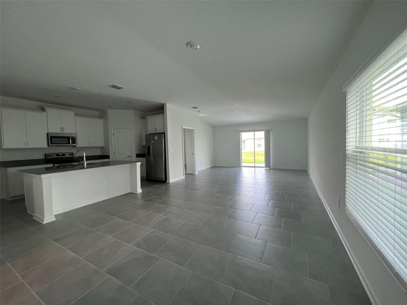 1811 ROSS HAMMOCK AVE, GROVELAND, FL, 34736