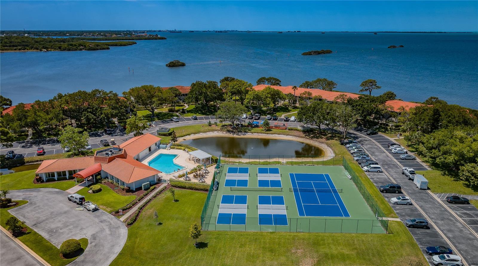 102 MARINER DR, TARPON SPRINGS, FL, 34689