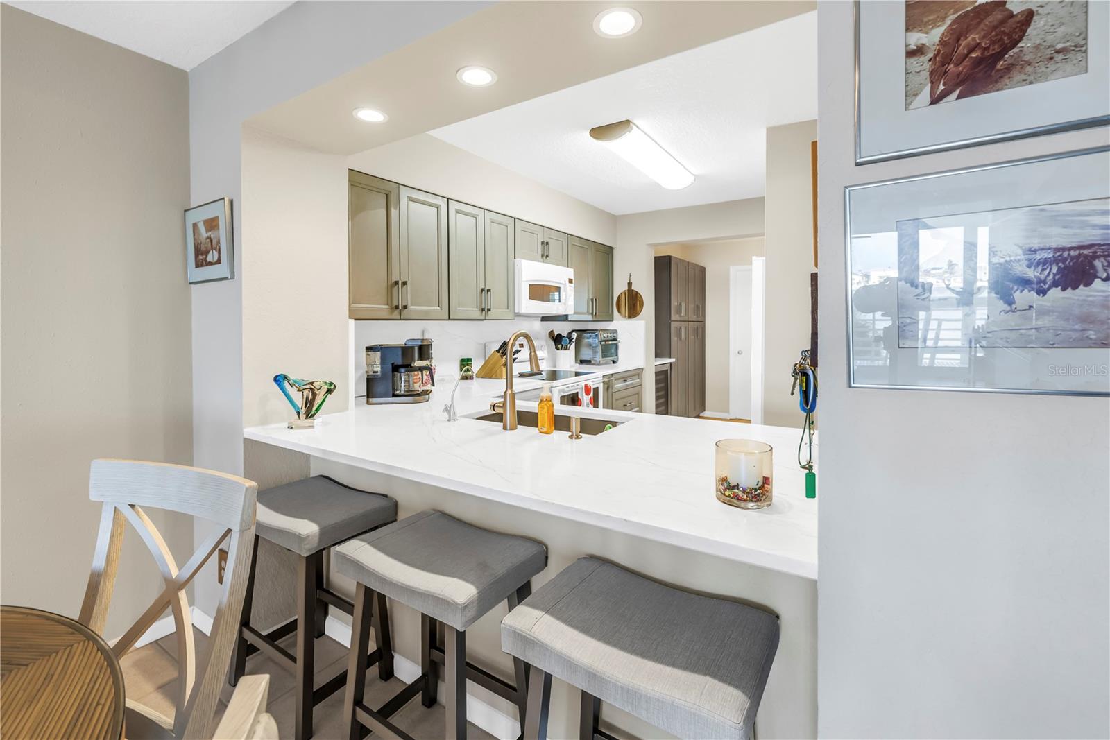6093 BAHIA DEL MAR CIR #375, ST PETERSBURG, FL, 33715