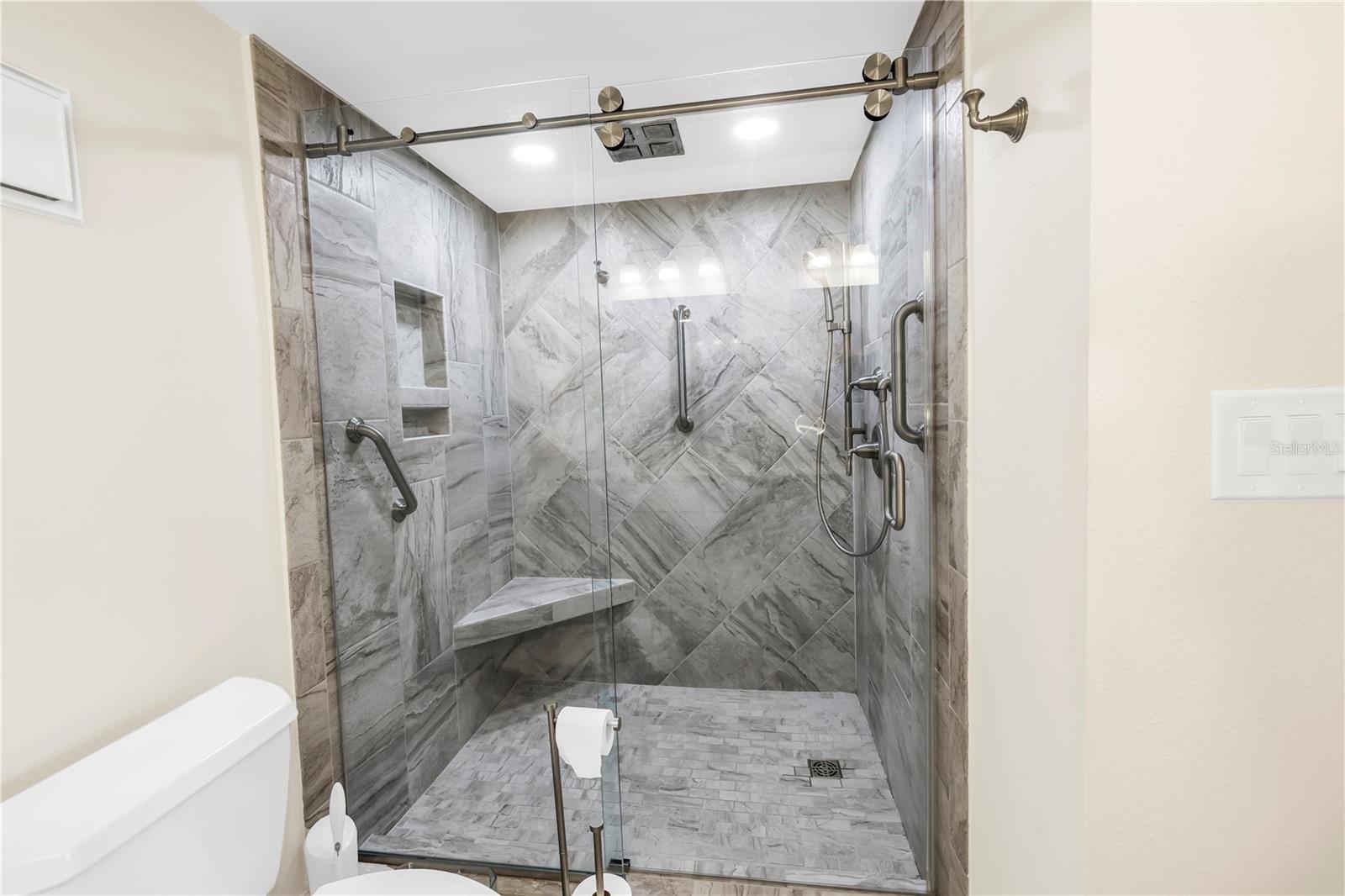 6093 BAHIA DEL MAR CIR #375, ST PETERSBURG, FL, 33715