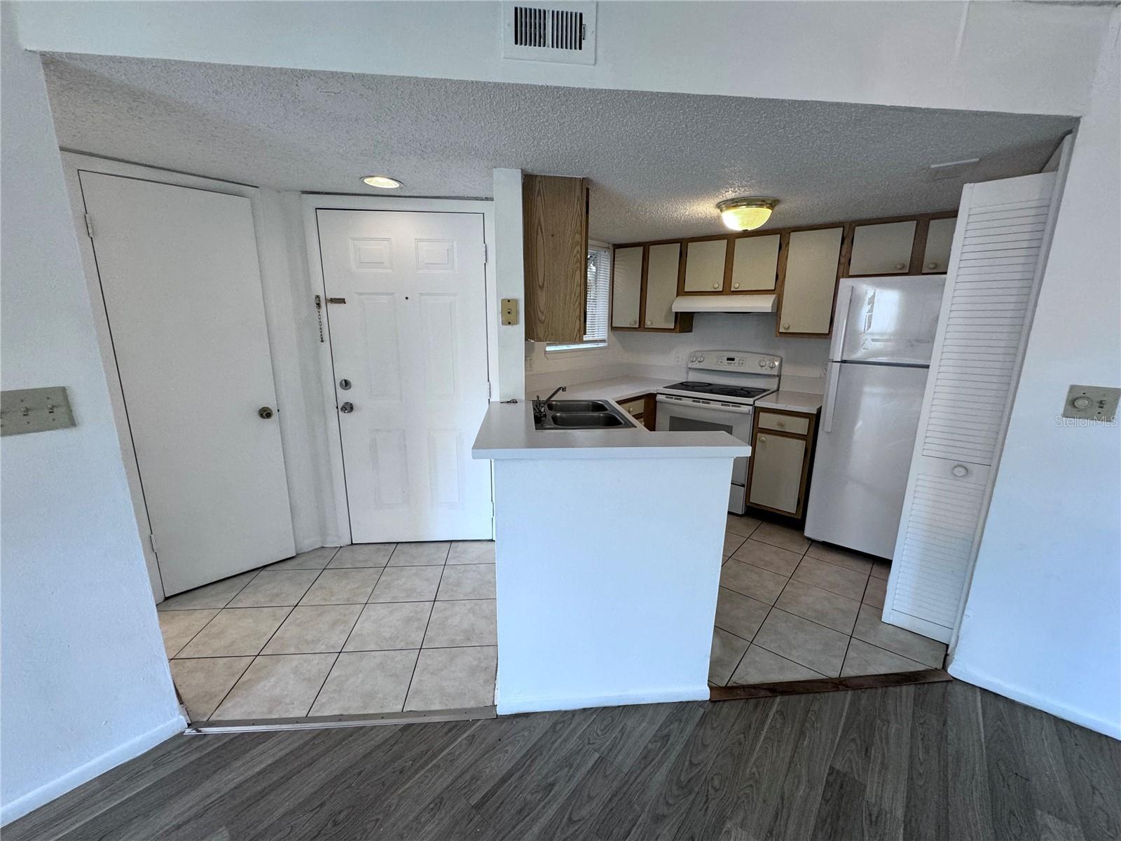 1908 LAKE ATRIUMS CIR #20, ORLANDO, FL, 32839