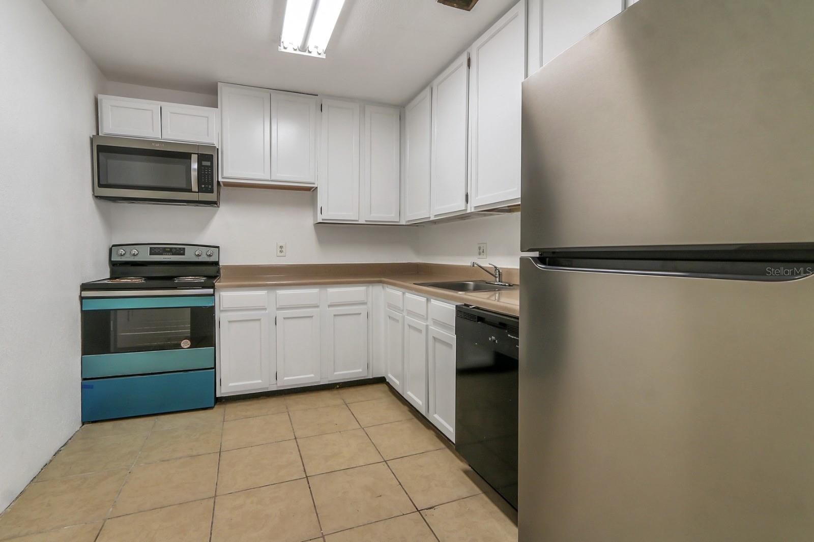 4017 VERSAILLES DR #4017F, ORLANDO, FL, 32808