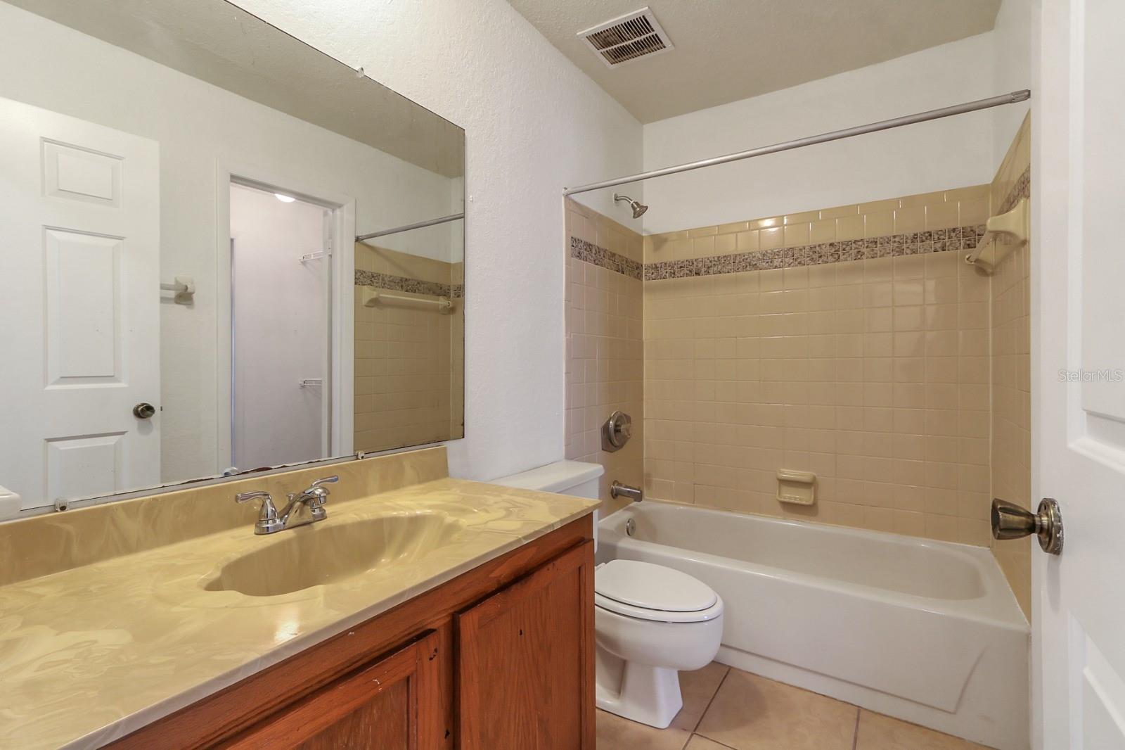 4017 VERSAILLES DR #4017F, ORLANDO, FL, 32808