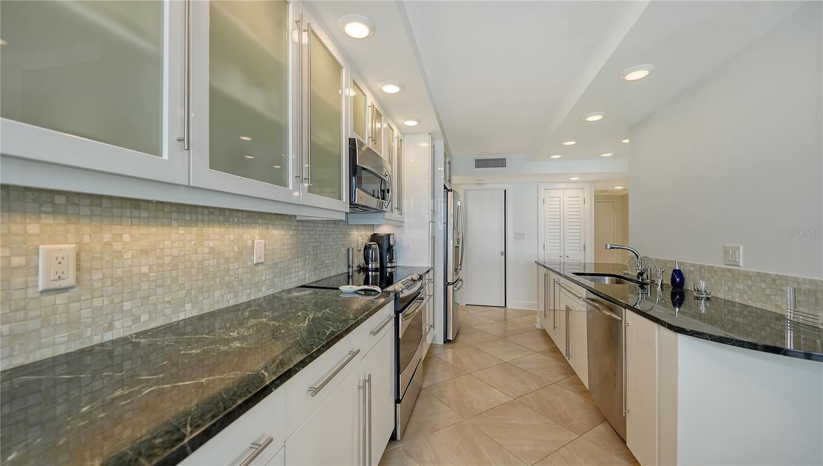 1000 LONGBOAT CLUB RD #401, LONGBOAT KEY, FL, 34228