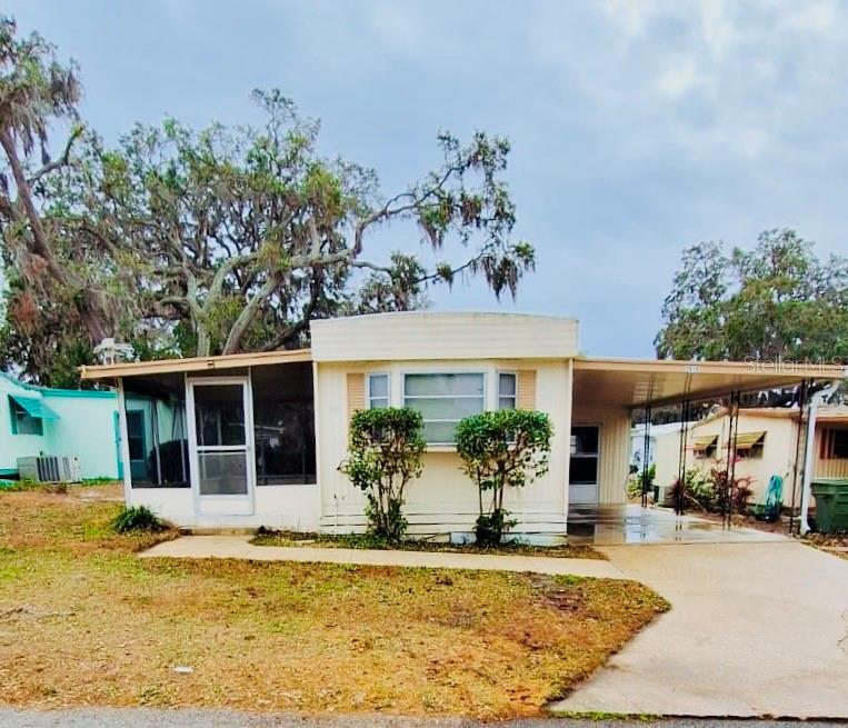 2613 HOLLY PLACE, LEESBURG, FL, 34748