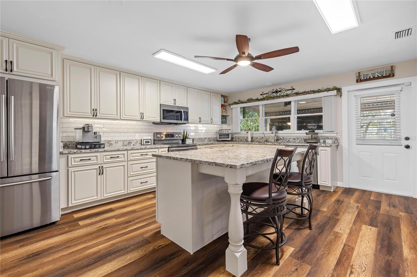 1860 LAKE MARKHAM RD, SANFORD, FL, 32771