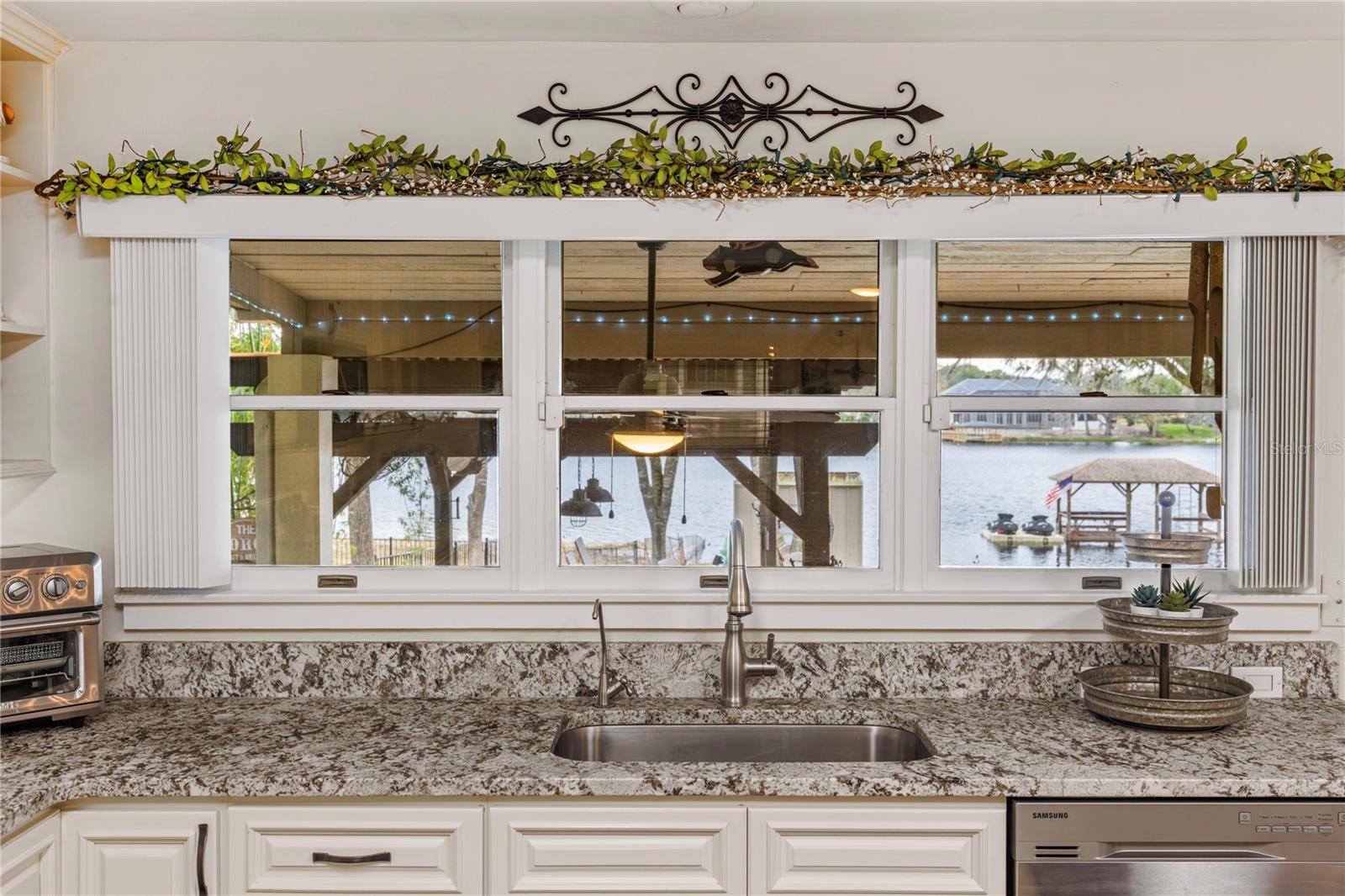 1860 LAKE MARKHAM RD, SANFORD, FL, 32771