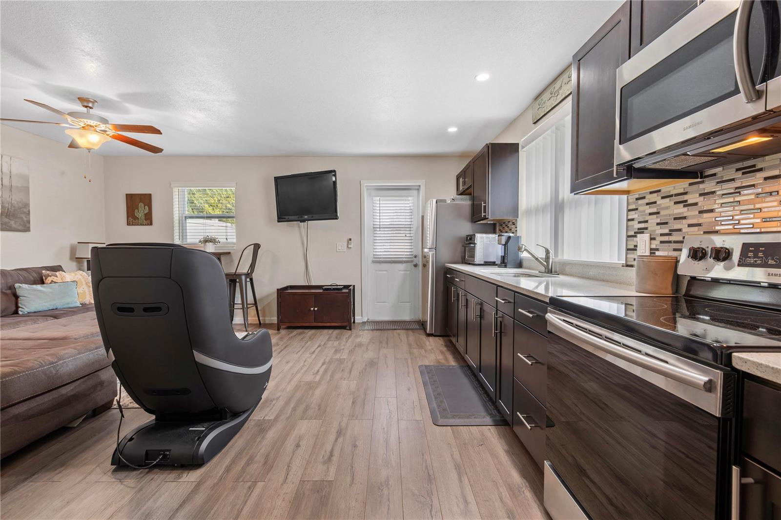 1860 LAKE MARKHAM RD, SANFORD, FL, 32771