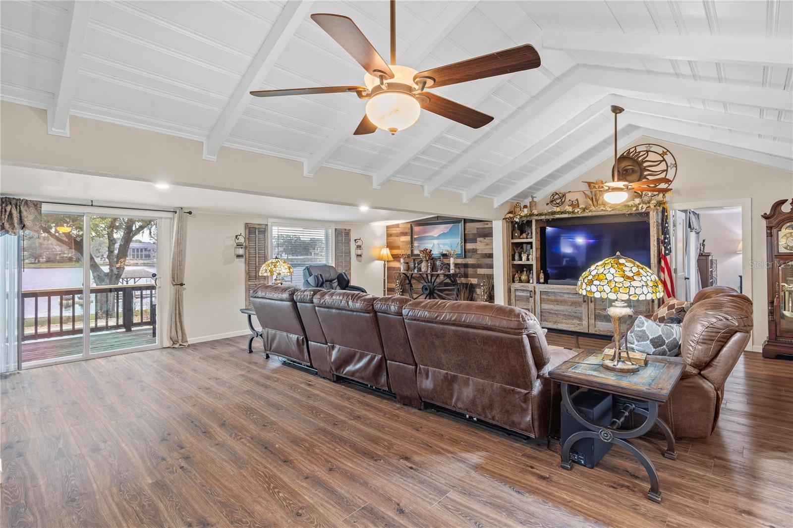 1860 LAKE MARKHAM RD, SANFORD, FL, 32771