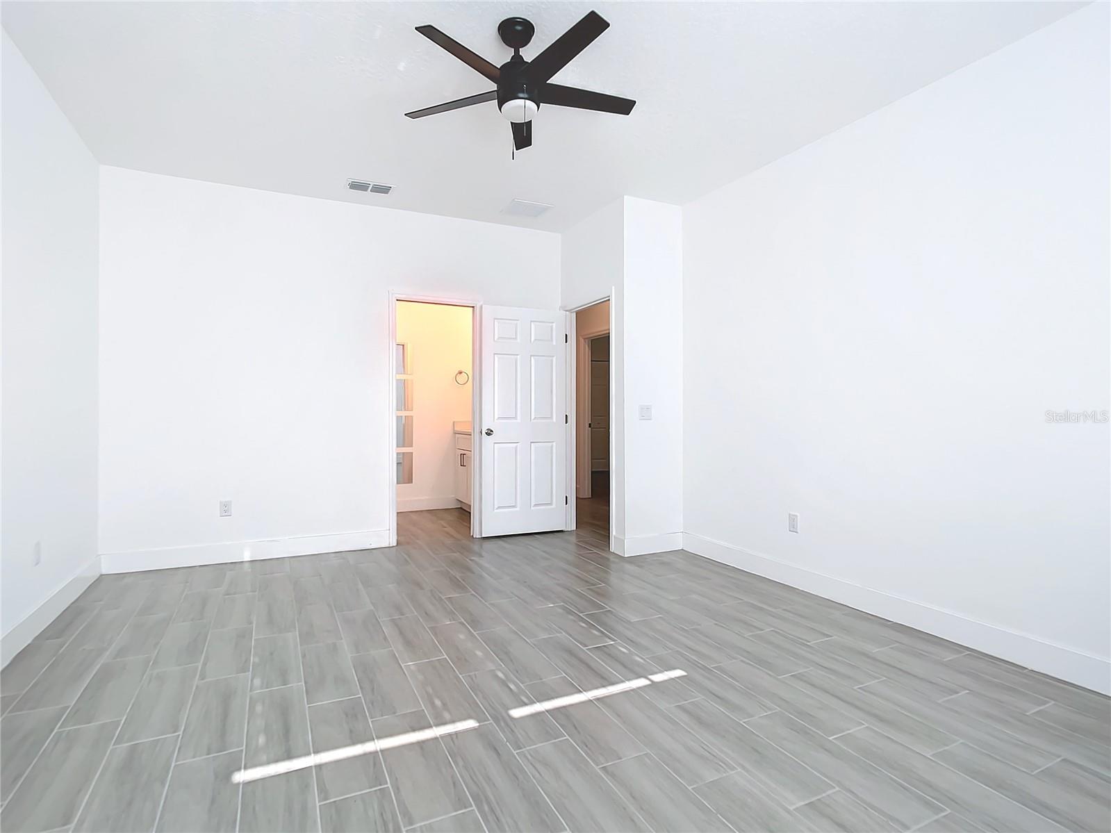 211 AUSTRALIAN DR, ROTONDA WEST, FL, 33947