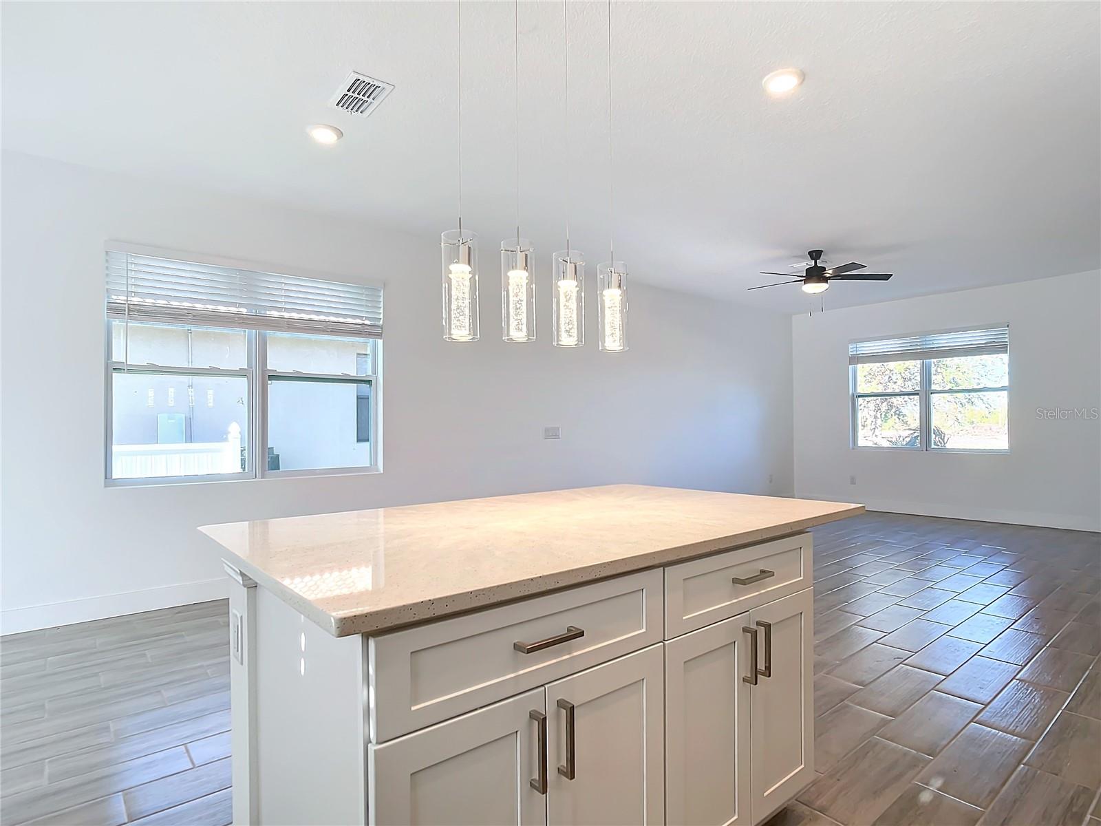211 AUSTRALIAN DR, ROTONDA WEST, FL, 33947
