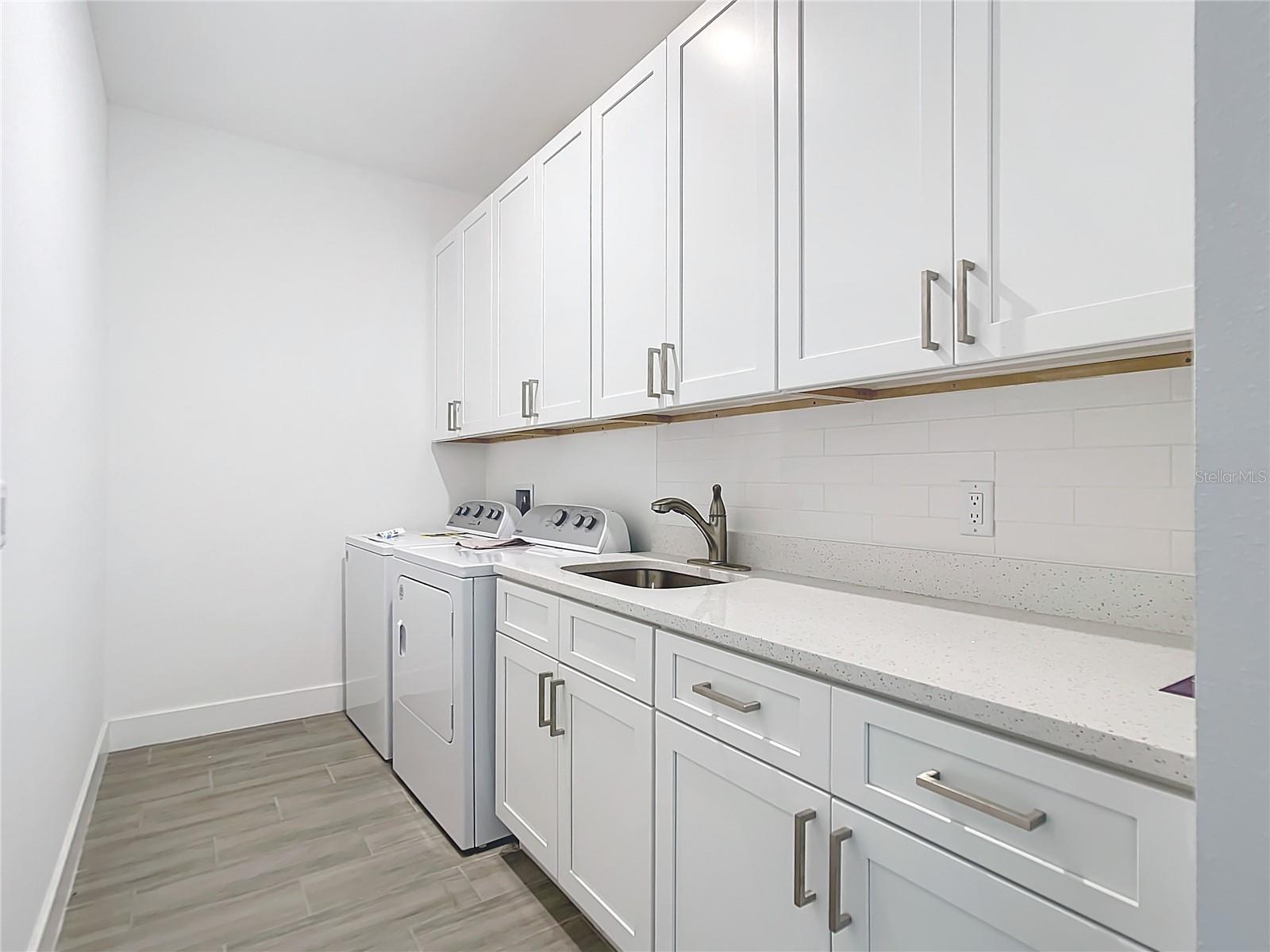 211 AUSTRALIAN DR, ROTONDA WEST, FL, 33947