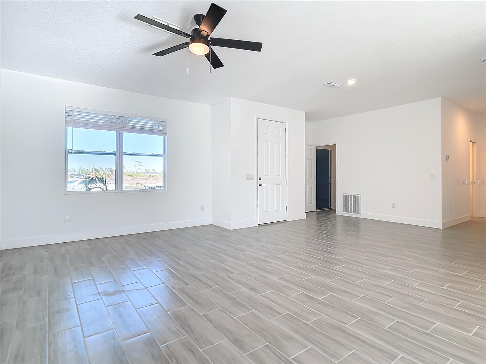211 AUSTRALIAN DR, ROTONDA WEST, FL, 33947