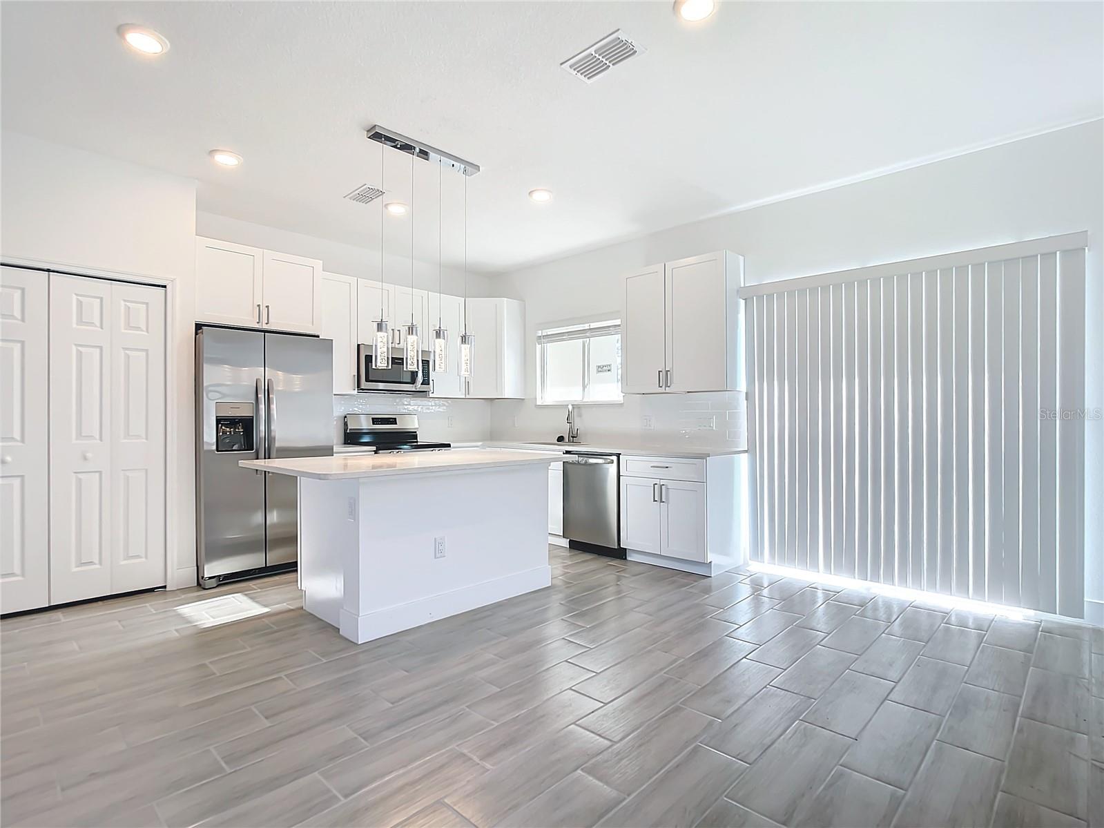 211 AUSTRALIAN DR, ROTONDA WEST, FL, 33947