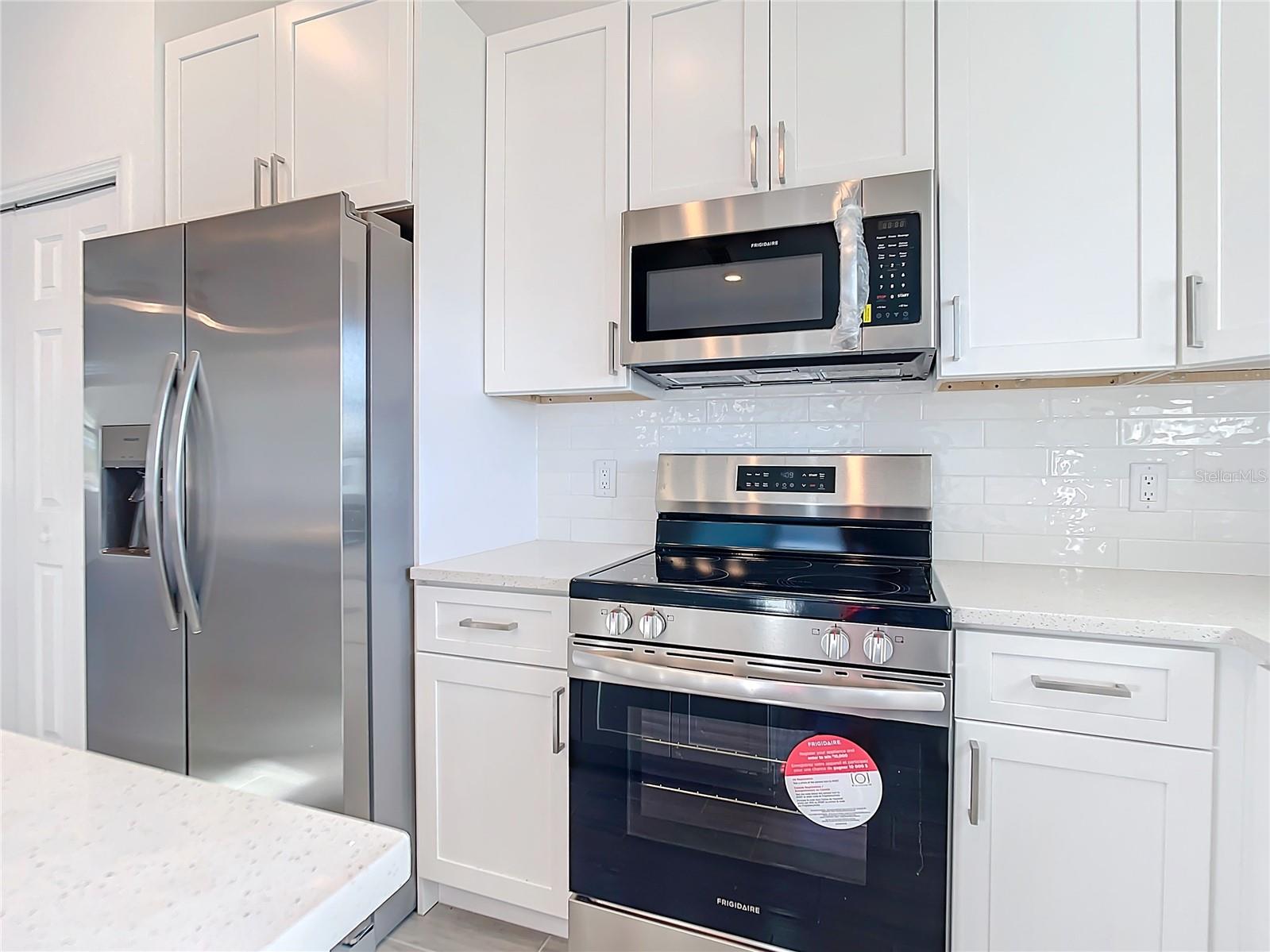 211 AUSTRALIAN DR, ROTONDA WEST, FL, 33947