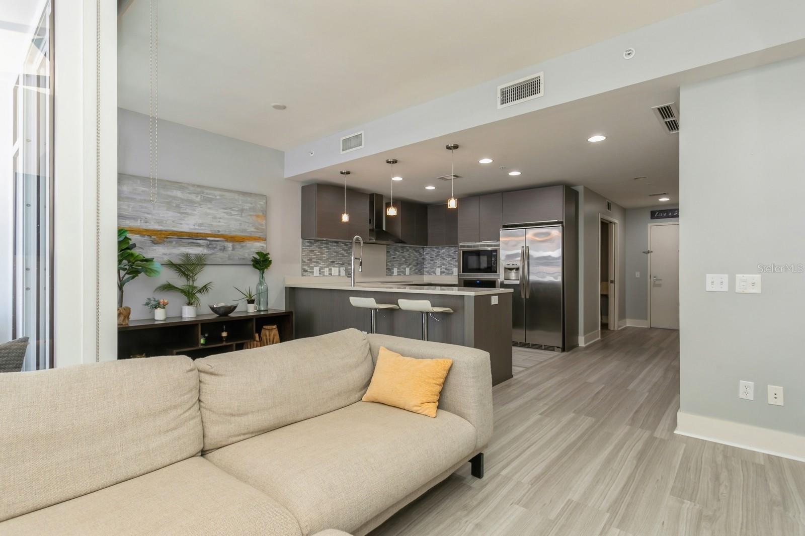145 2ND AVE S #616., ST PETERSBURG, FL, 33701