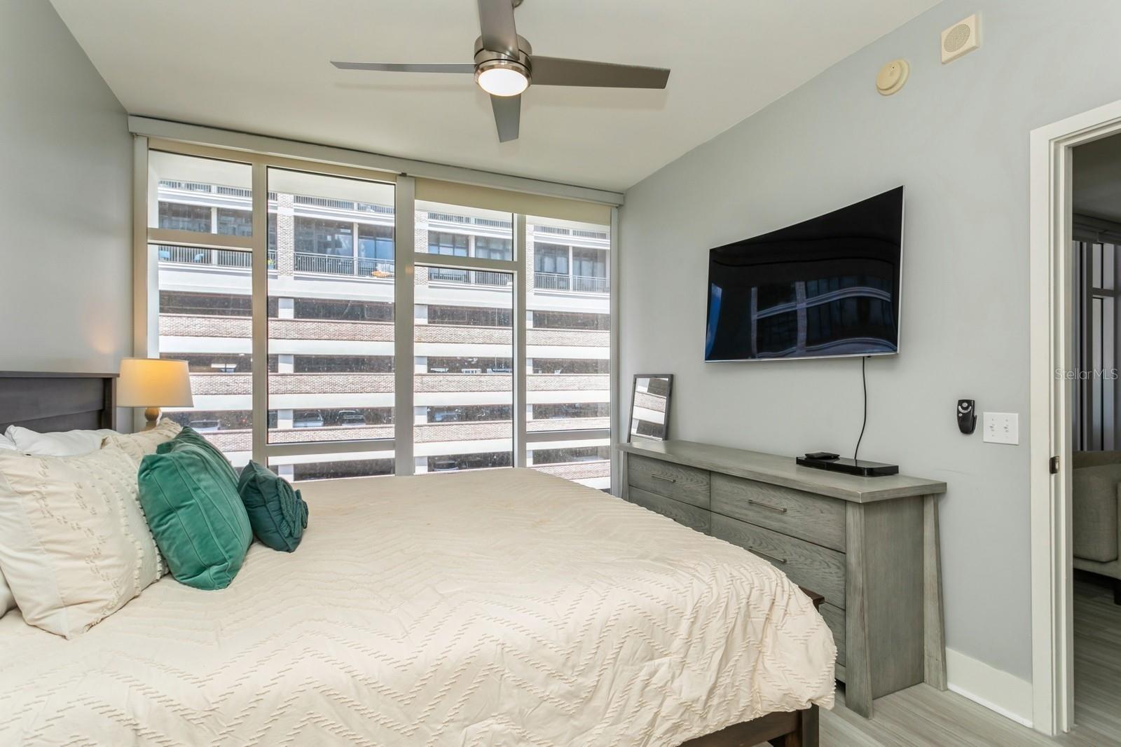 145 2ND AVE S #616., ST PETERSBURG, FL, 33701