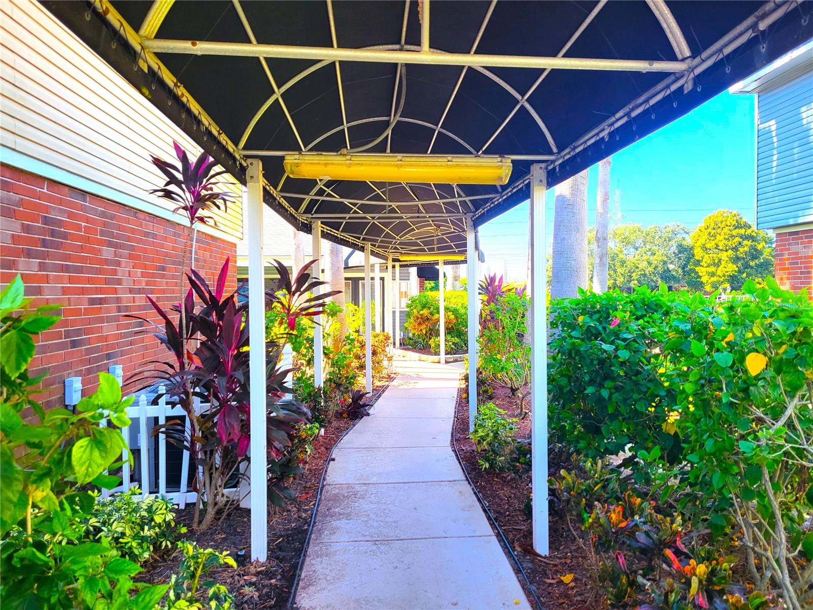200 COUNTRY CLUB DR #1008, LARGO, FL, 33771