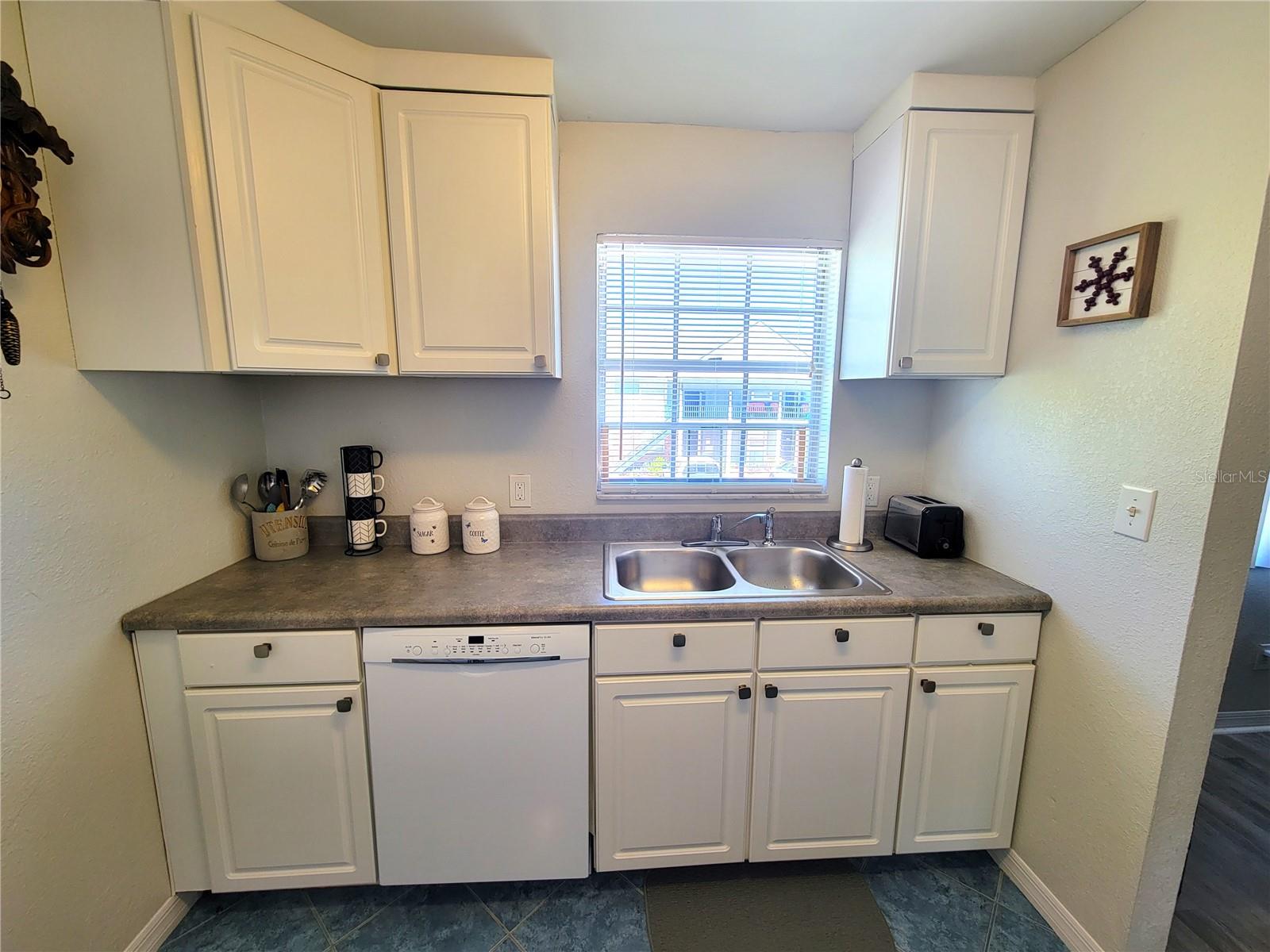 200 COUNTRY CLUB DR #1008, LARGO, FL, 33771