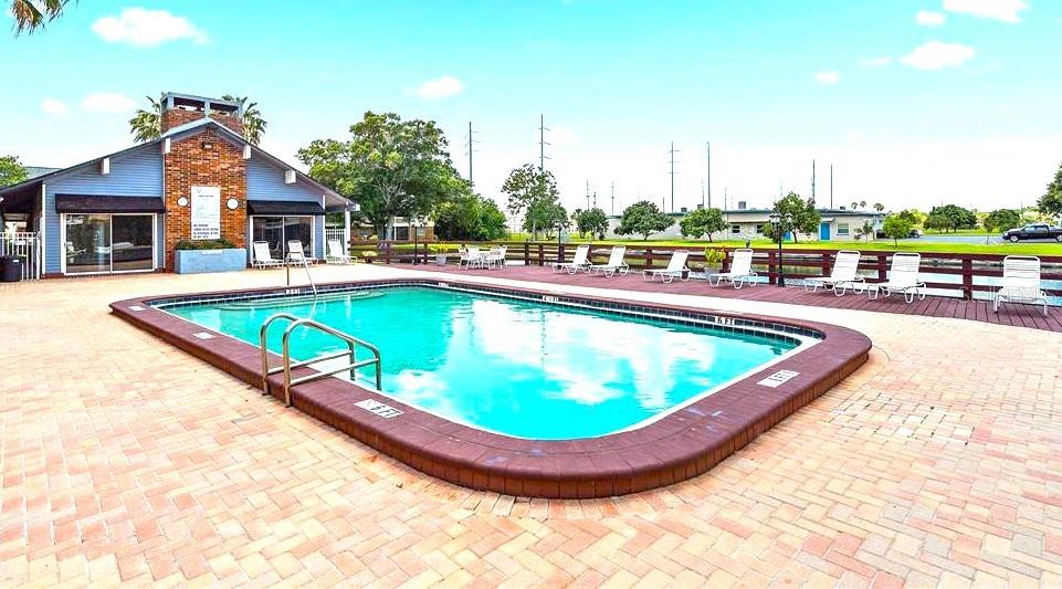 200 COUNTRY CLUB DR #1008, LARGO, FL, 33771