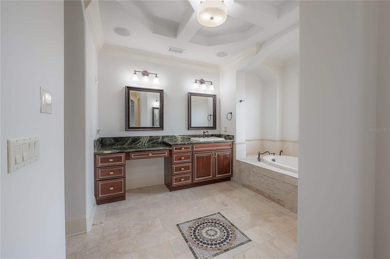 5020 W DICKENS AVE, TAMPA, FL, 33629