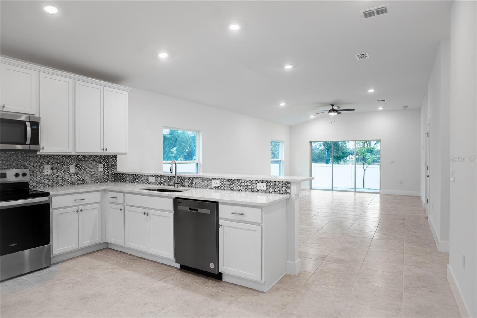 528 ROSE APPLE CIR, PORT CHARLOTTE, FL, 33954