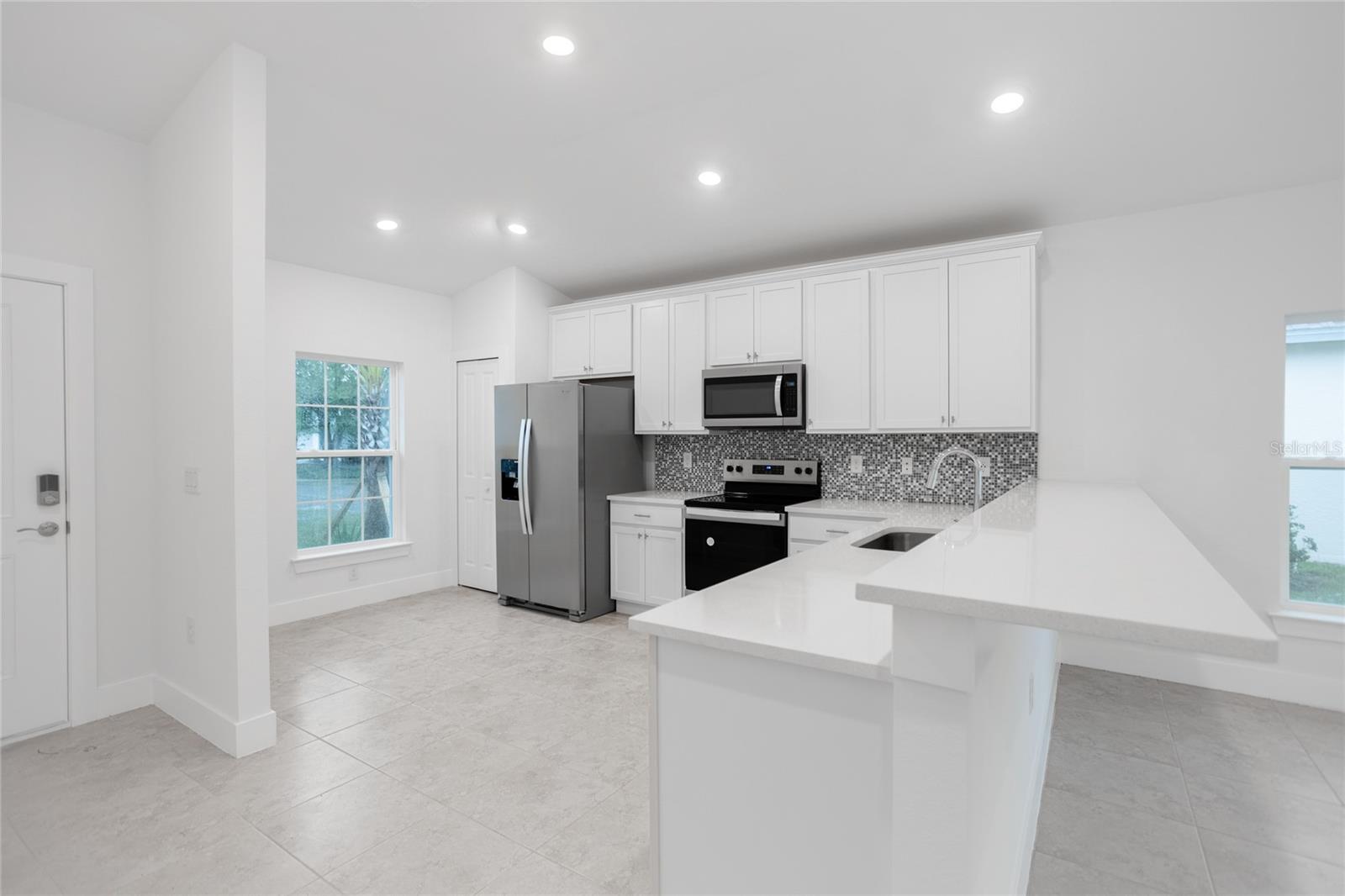 528 ROSE APPLE CIR, PORT CHARLOTTE, FL, 33954