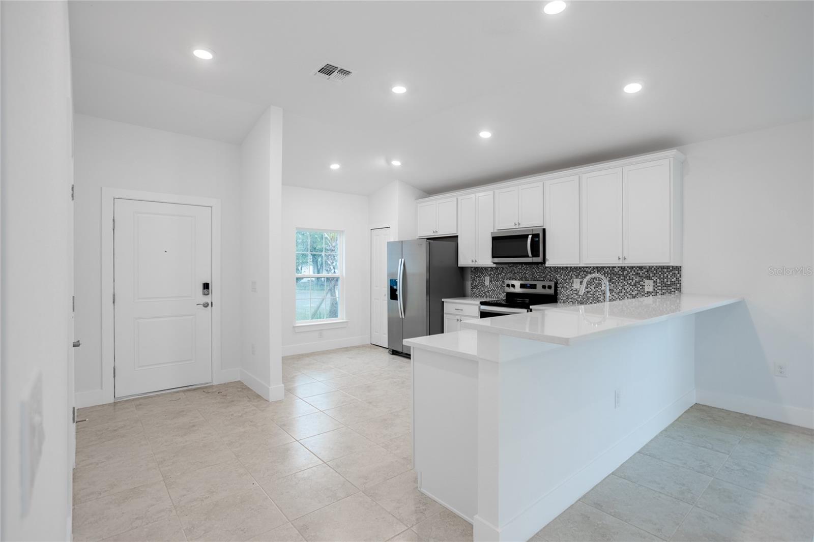 528 ROSE APPLE CIR, PORT CHARLOTTE, FL, 33954