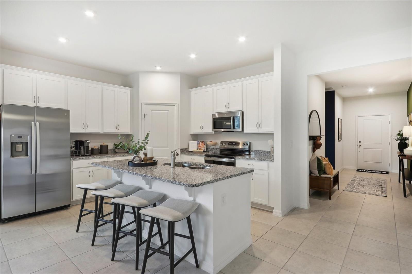 1700 BLUE LAGOON CIR, MASCOTTE, FL, 34753