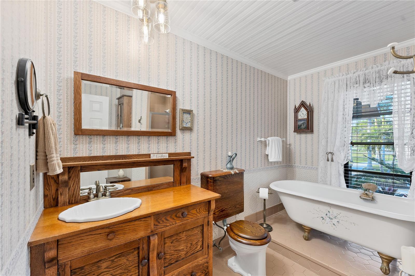 10106 46TH AVE W, BRADENTON, FL, 34210