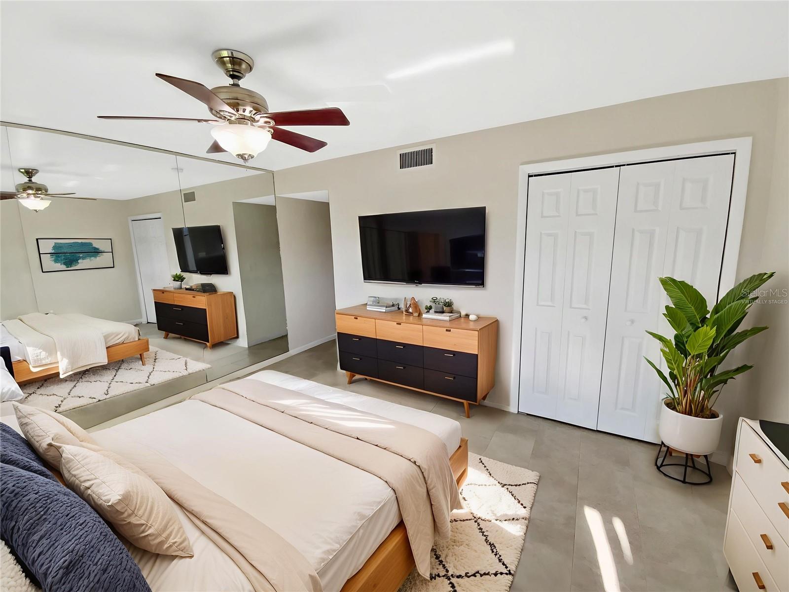 705 S VILLAGE DR N #205, ST PETERSBURG, FL, 33716
