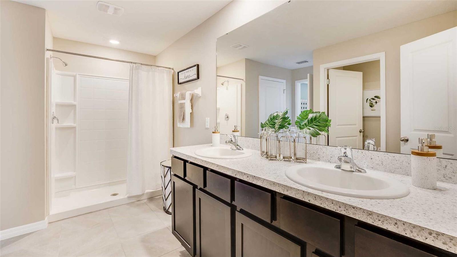 5322 OXFORD GRAY RD, WESLEY CHAPEL, FL, 33545