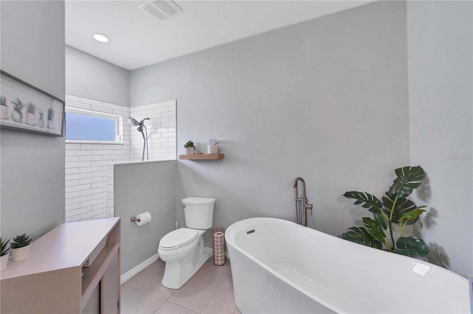 6650 CHESWICK ST, SARASOTA, FL, 34243