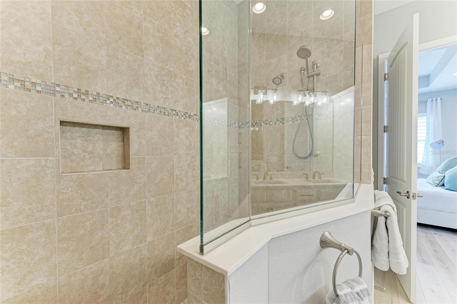 326 COMPASS POINT DR #201, BRADENTON, FL, 34209