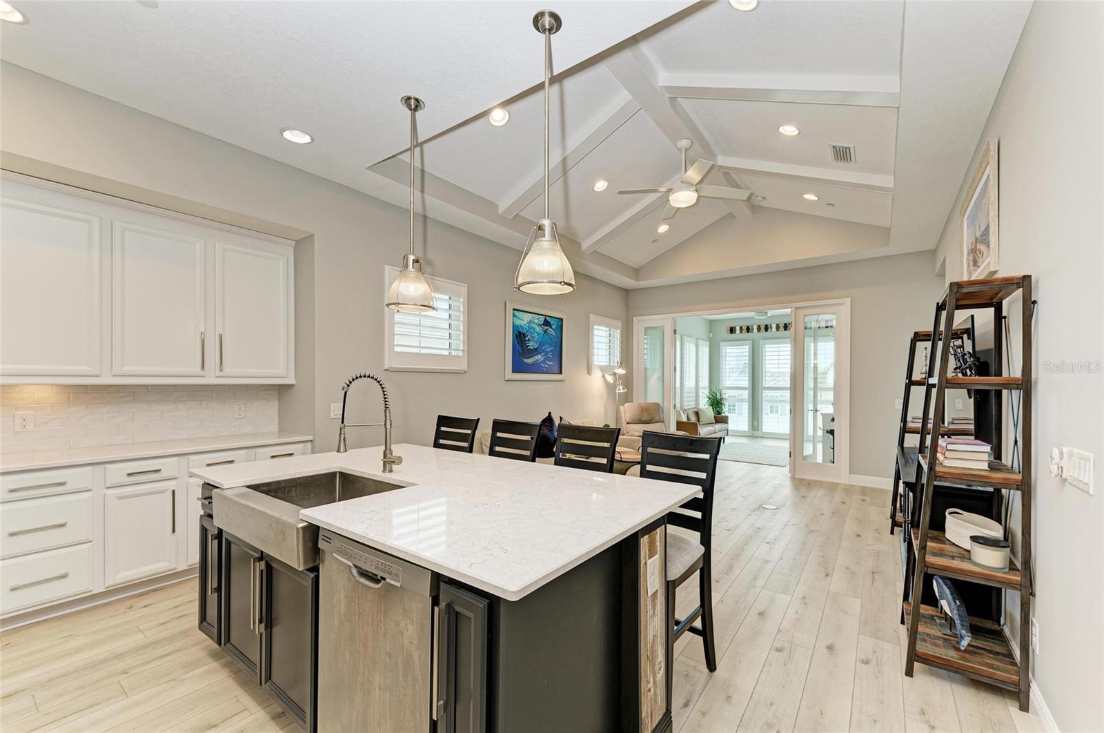 326 COMPASS POINT DR #201, BRADENTON, FL, 34209