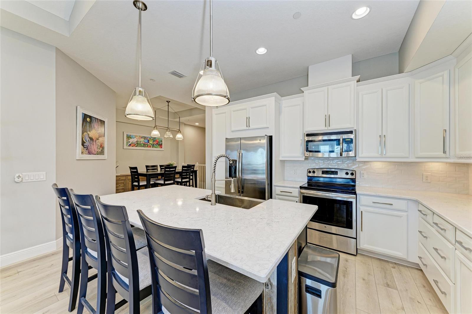 326 COMPASS POINT DR #201, BRADENTON, FL, 34209