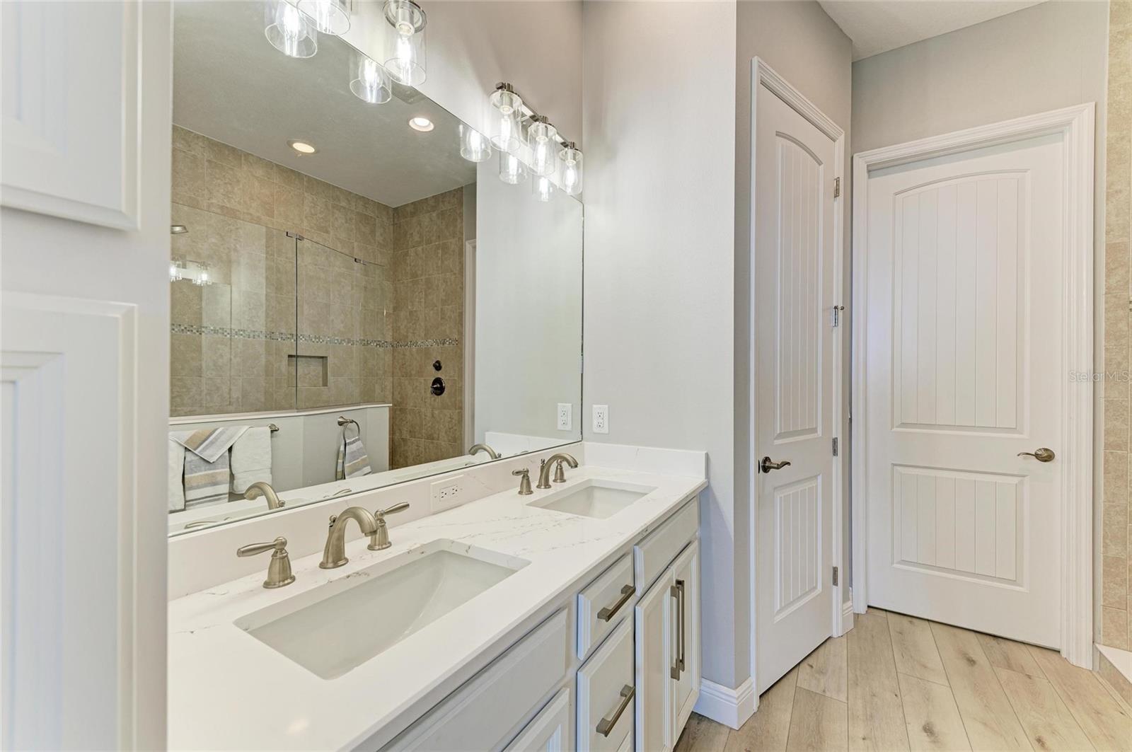 326 COMPASS POINT DR #201, BRADENTON, FL, 34209