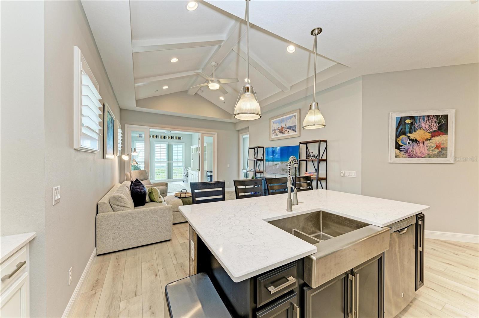 326 COMPASS POINT DR #201, BRADENTON, FL, 34209