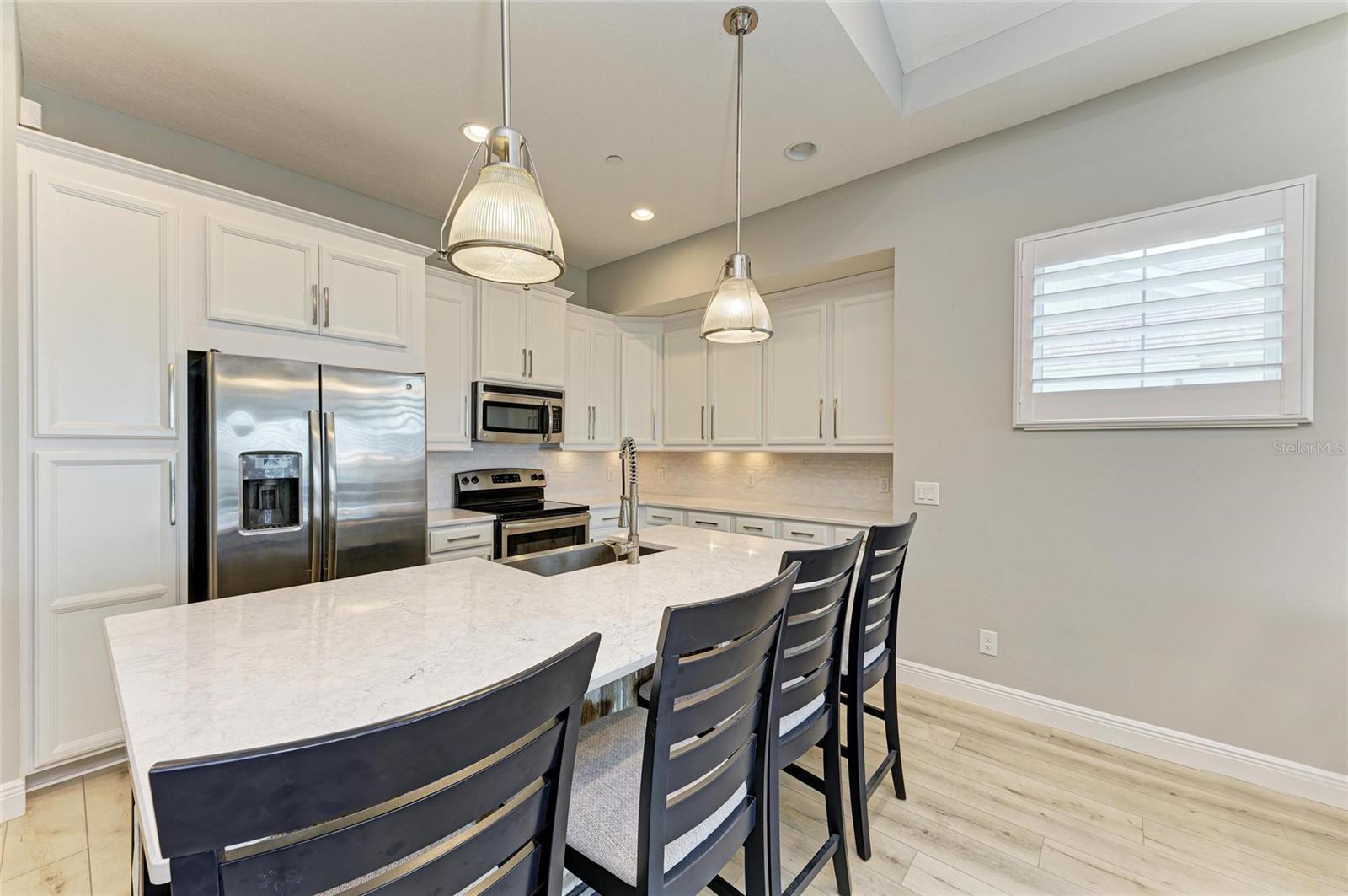 326 COMPASS POINT DR #201, BRADENTON, FL, 34209