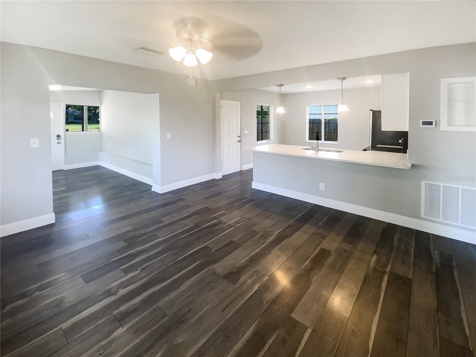 5466 9TH AVE N, ST PETERSBURG, FL, 33710