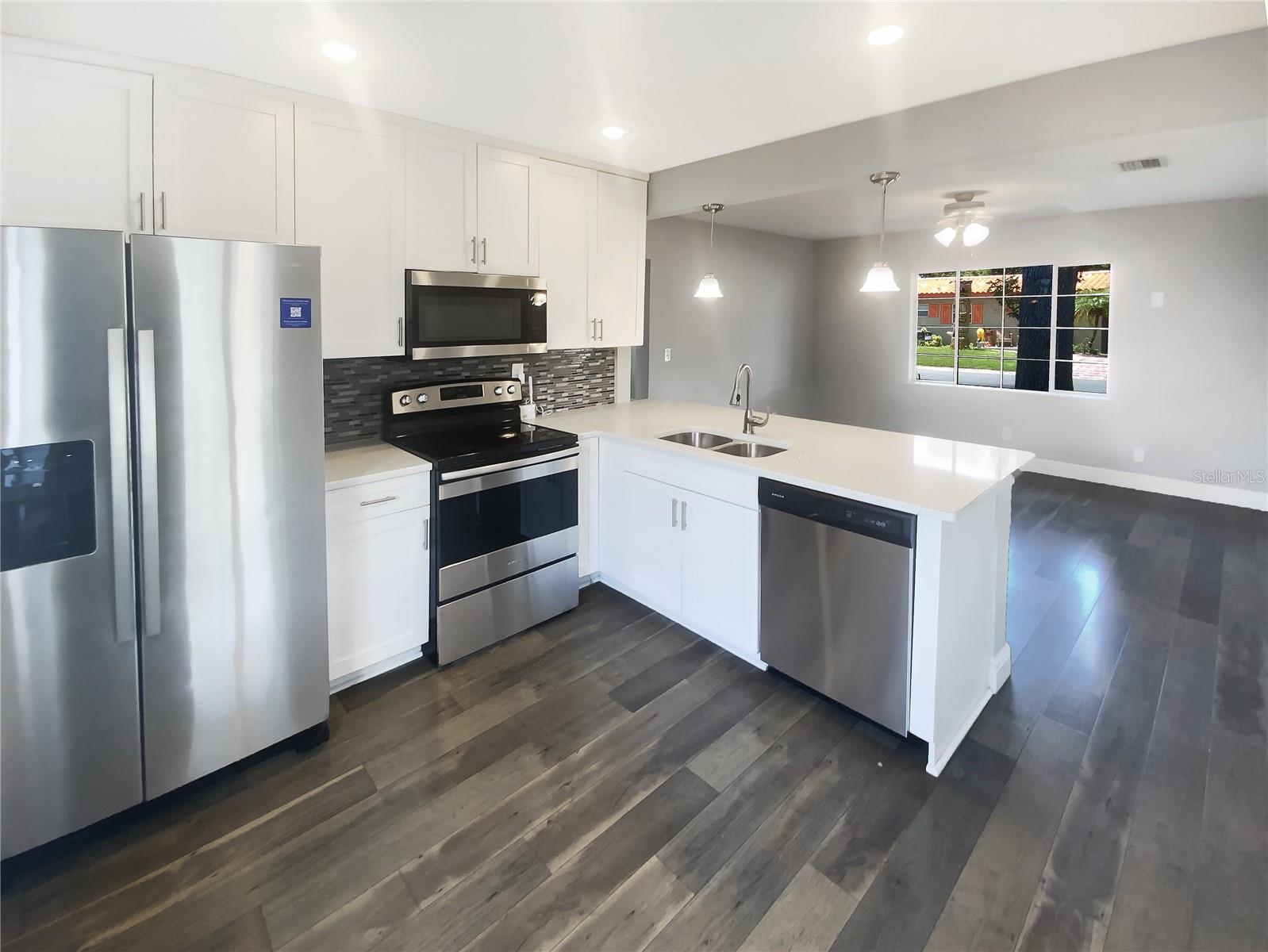 5466 9TH AVE N, ST PETERSBURG, FL, 33710
