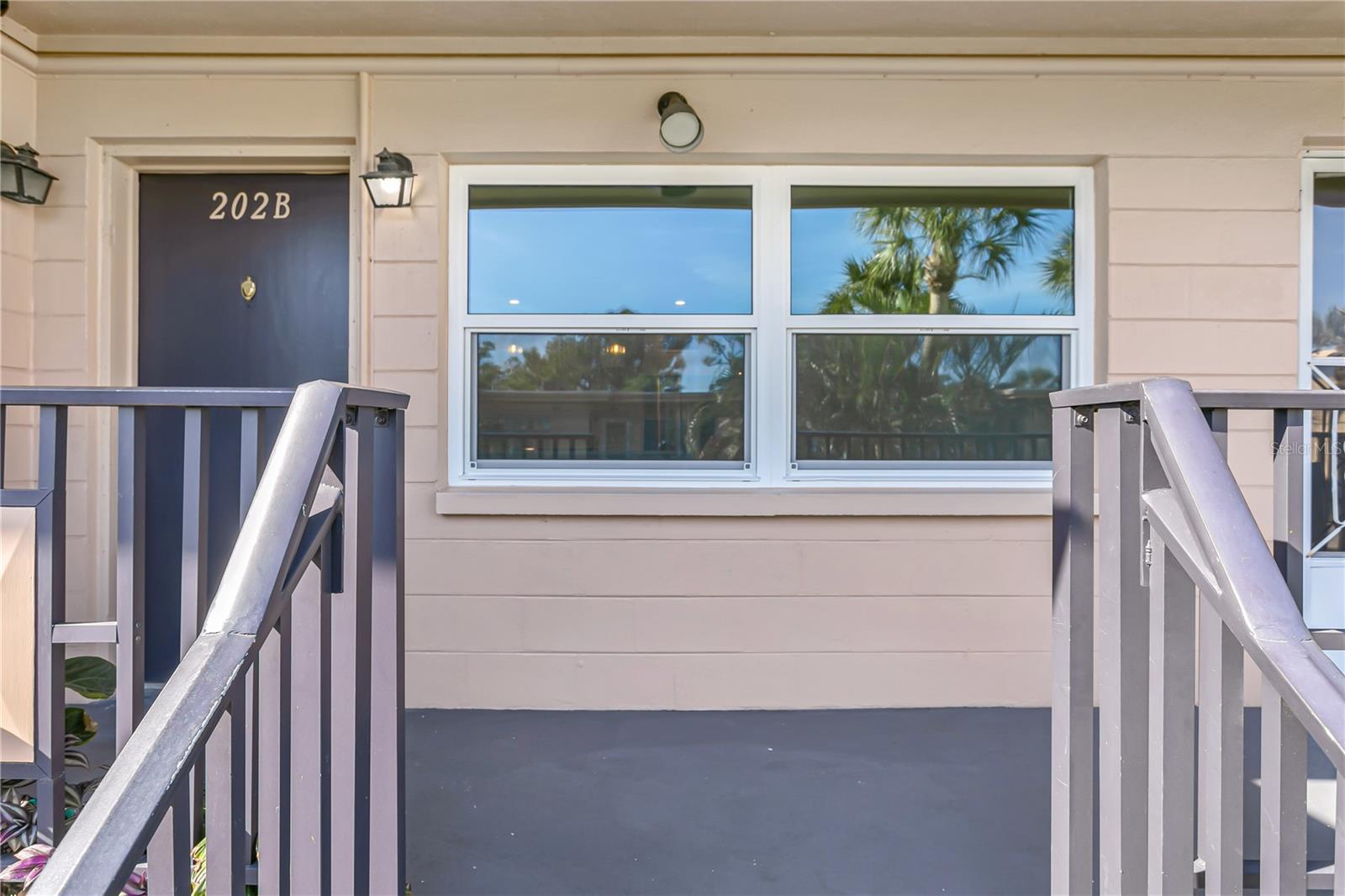 216 36TH AVE N #202B, ST PETERSBURG, FL, 33704