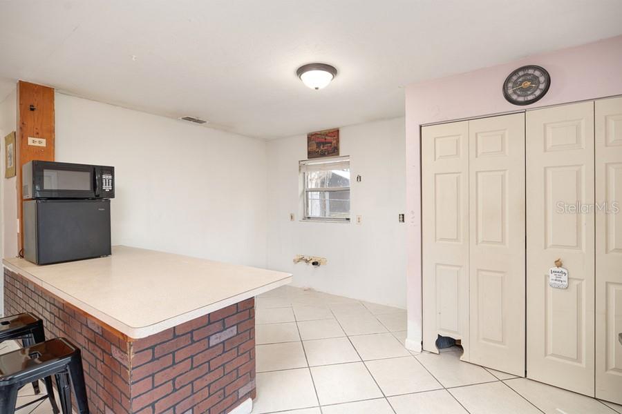 20 BARRY AVE, MASCOTTE, FL, 34753