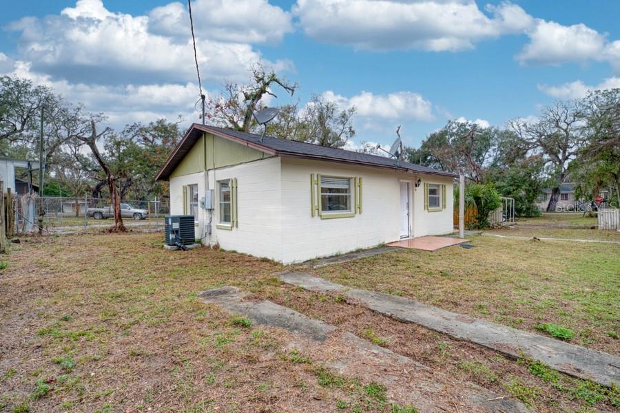 20 BARRY AVE, MASCOTTE, FL, 34753