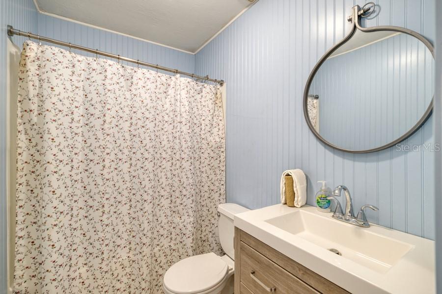 20 BARRY AVE, MASCOTTE, FL, 34753