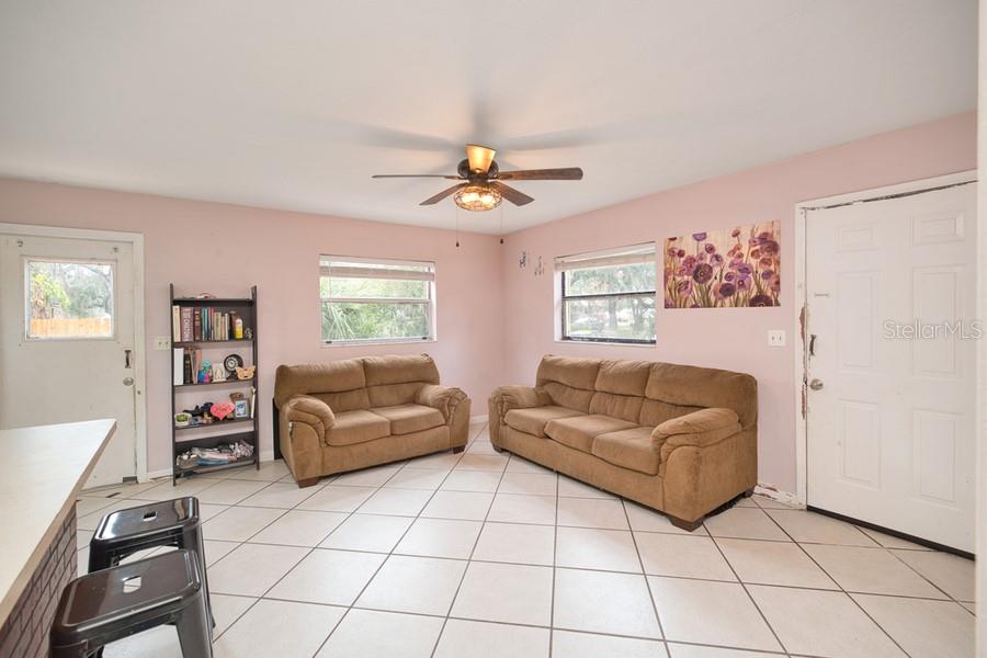 20 BARRY AVE, MASCOTTE, FL, 34753