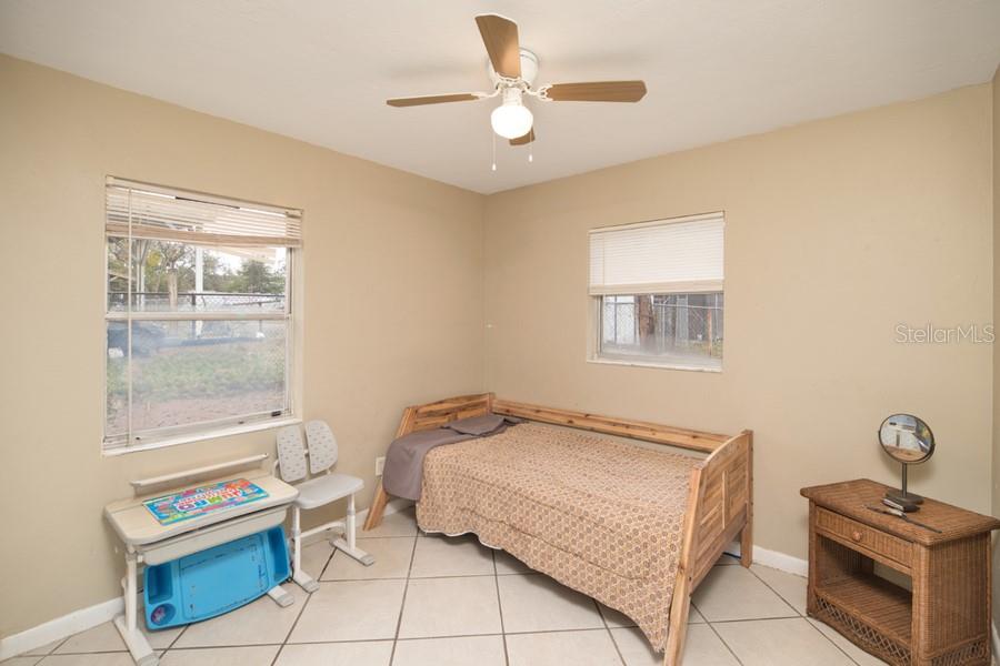 20 BARRY AVE, MASCOTTE, FL, 34753