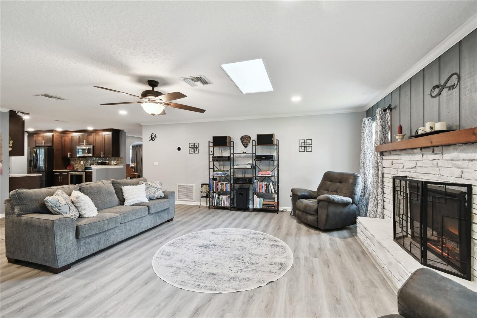 1096 N THORPE AVE, ORANGE CITY, FL, 32763