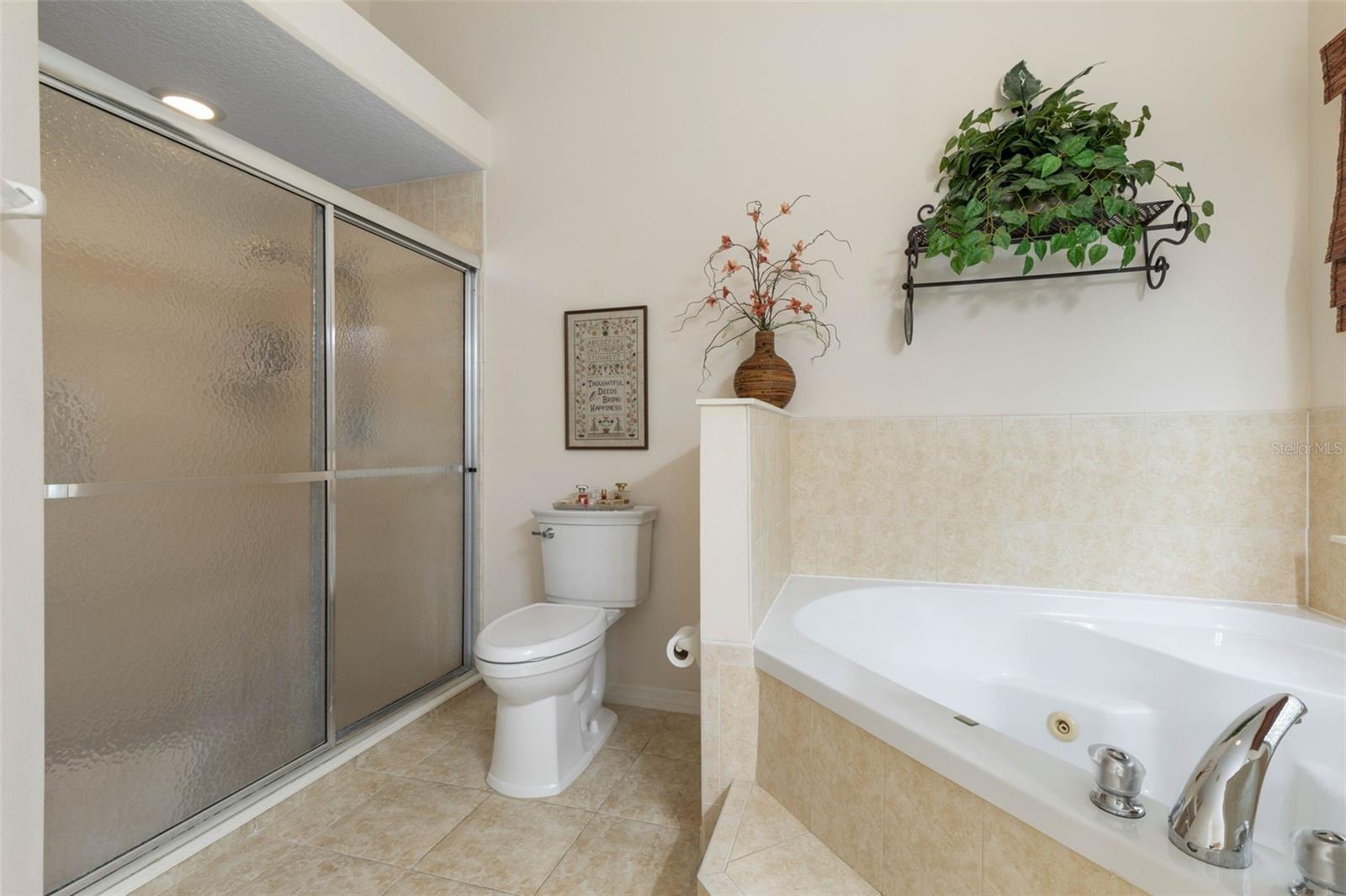 27 WHISPERING PINE DR, PALM COAST, FL, 32164